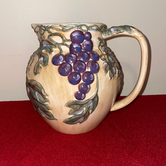 Meritage by Noble Excellence Pitcher - Picture 1 of 5
